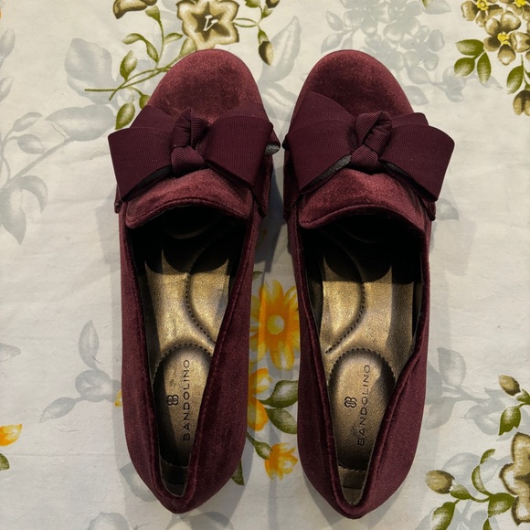 Bandolino Size 7 Velvet Bow Loafers - Picture 3 of 9
